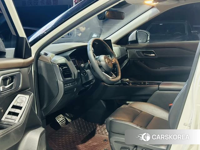Nissan X-Trail 2023 Белый из Китая, фото 3