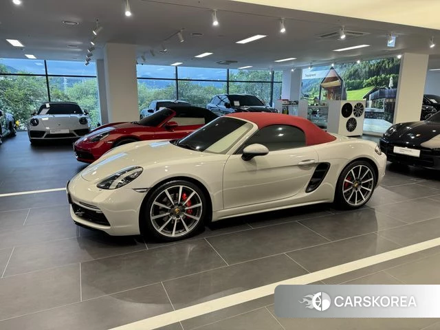 Porsche 718 Boxster 2020 Серебристо-серый из Кореи, фото 6