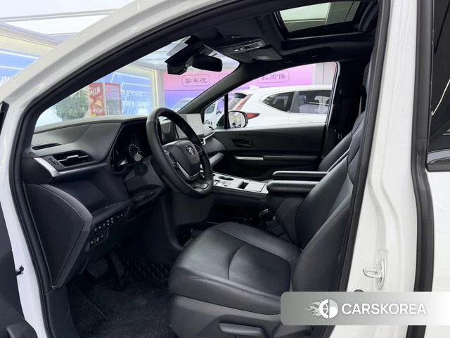 Toyota Granvia 2024 Белый из Китая, фото 6