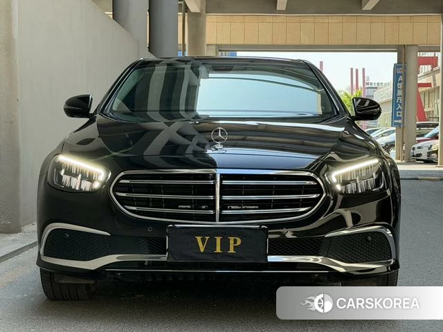 Mercedes-Benz E-Class 2023 Черный из Китая, фото 3