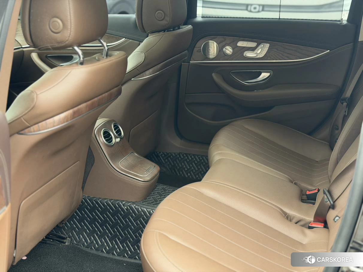 Mercedes-Benz E-Class 2020 Черный из Китая, фото 3