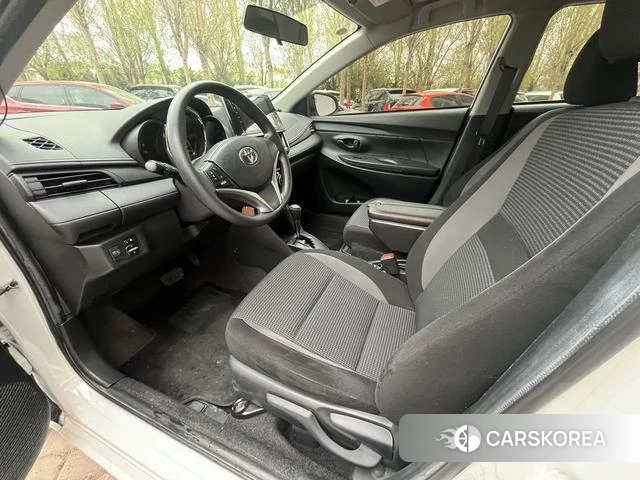 Toyota Vios 2021 Белый из Китая, фото 3