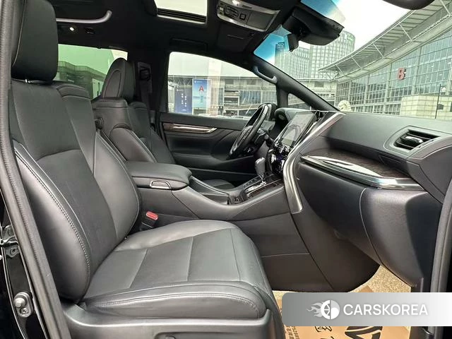 Toyota Vellfire 2022 Черный из Китая, фото 6