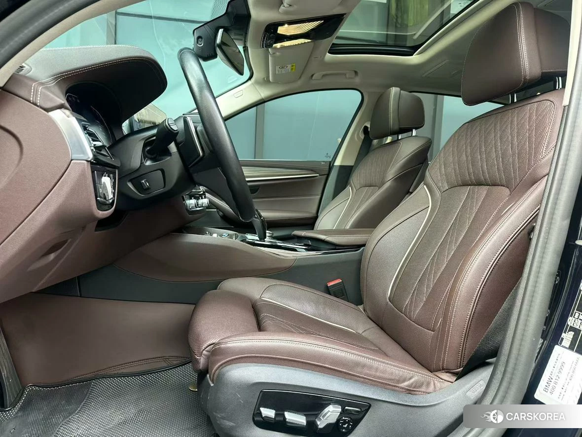 BMW 5 series 2023 Черный из Китая, фото 3