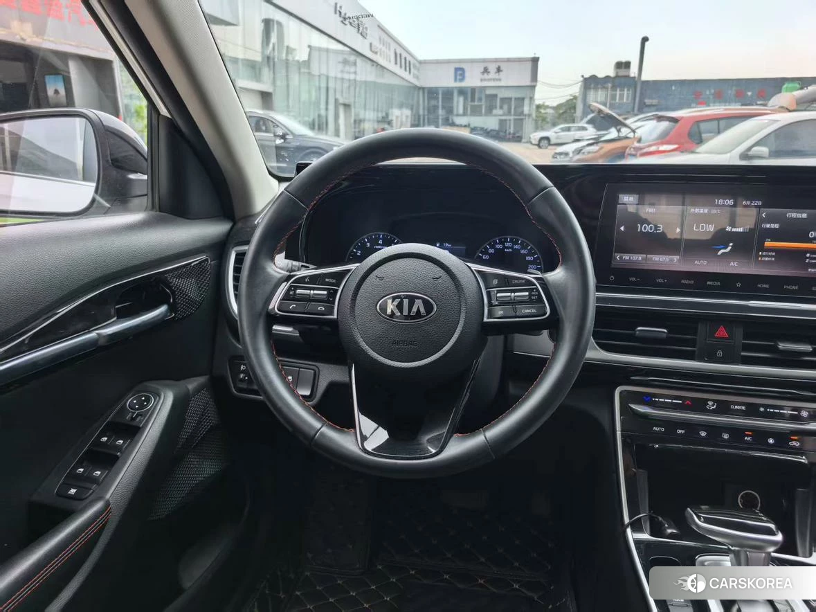 Kia KX3 2019 Белый из Китая, фото 5