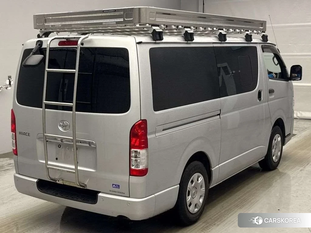 Toyota HiAce Van 2023 из Японии, фото 3