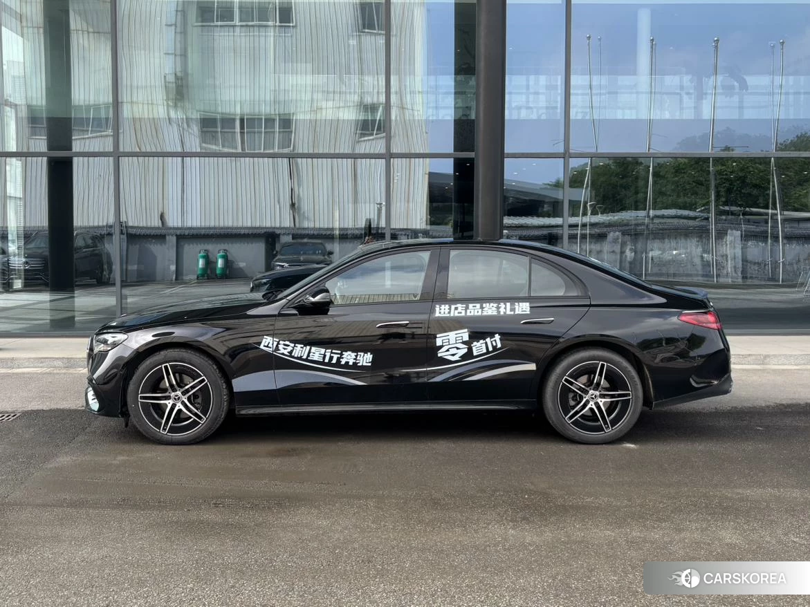 Mercedes-Benz E-Class 2024 Черный из Китая, фото 4
