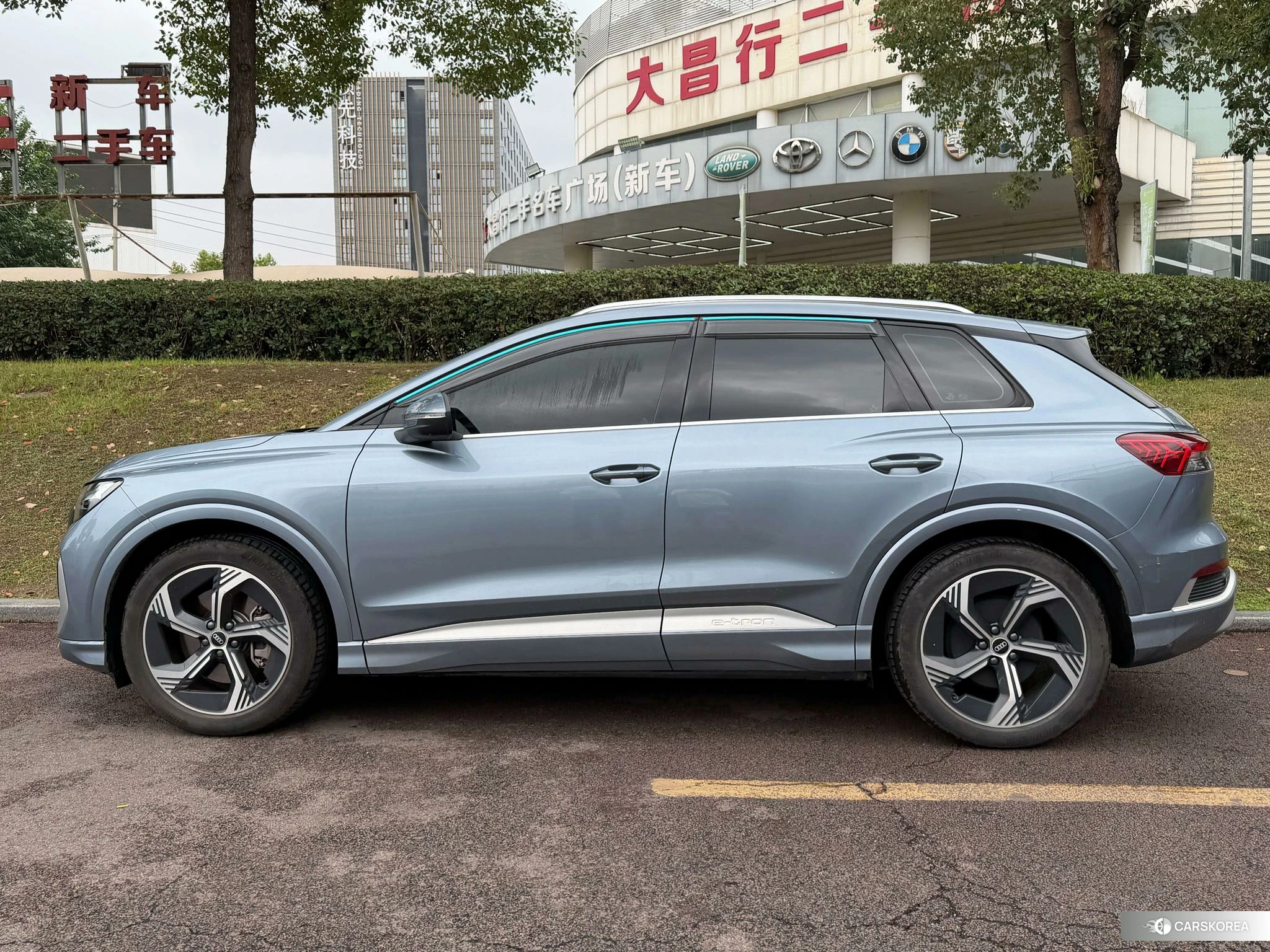 Audi Q4 2023 Синий из Китая, фото 6