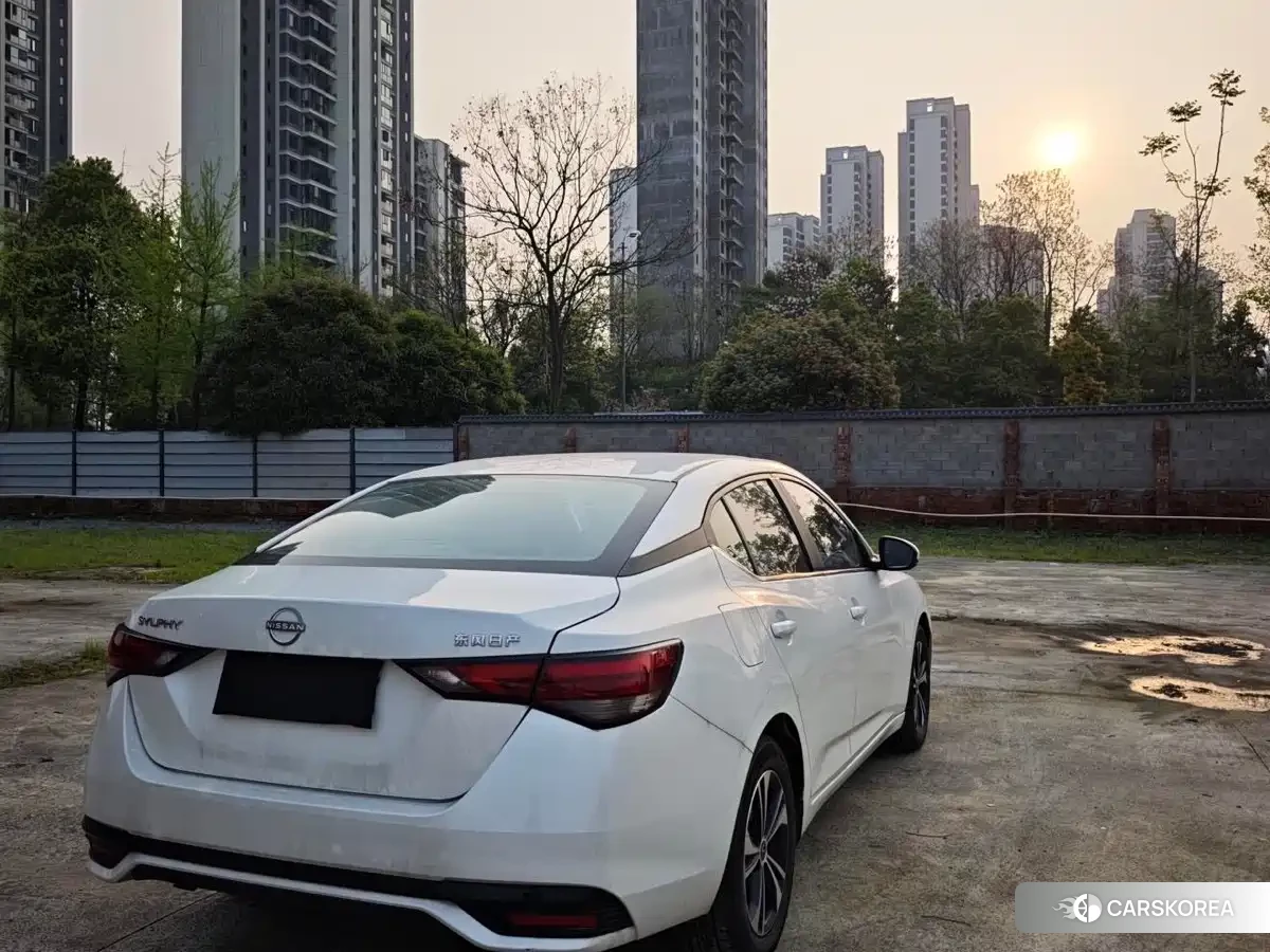 Nissan Sylphy 2024 Белый из Китая, фото 3