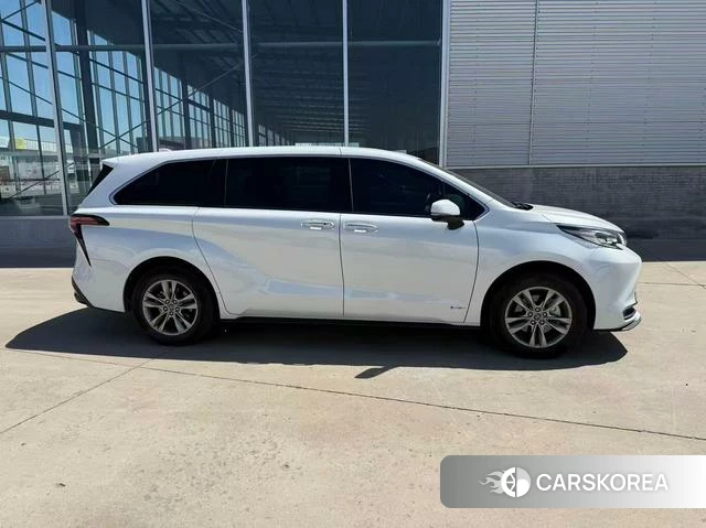 Toyota Sienna 2024 Белый из Китая, фото 3
