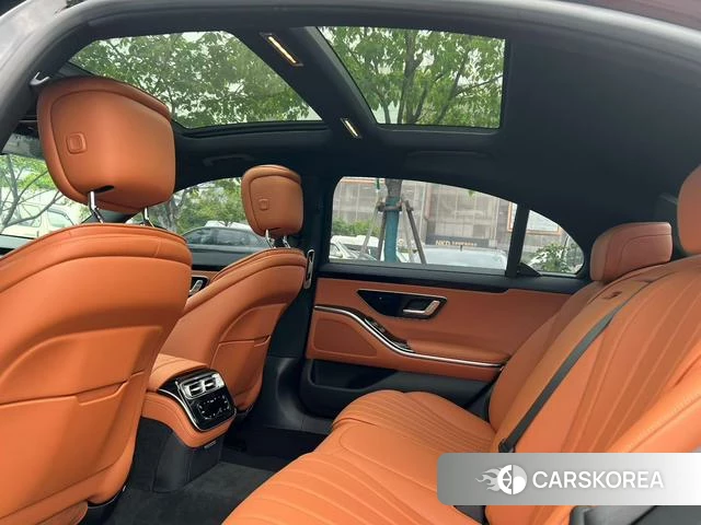 Mercedes-Benz S-Class 2024 Черный из Китая, фото 3