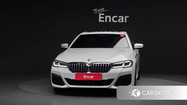 BMW 5 Series (G30) id 3372740 из Кореи 13