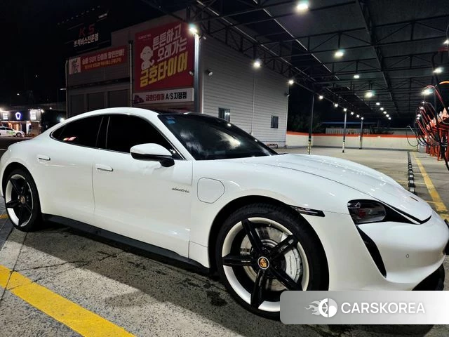 Porsche Taycan id 4943274 из Кореи 11