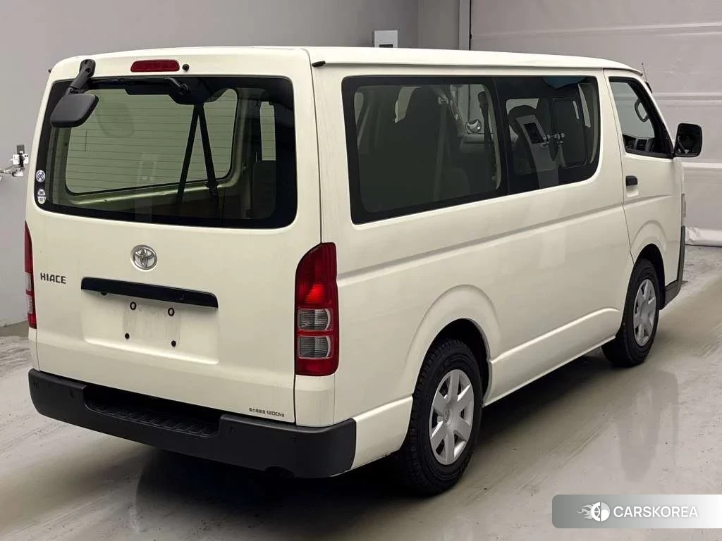 Toyota HiAce Van 2023 из Японии, фото 3