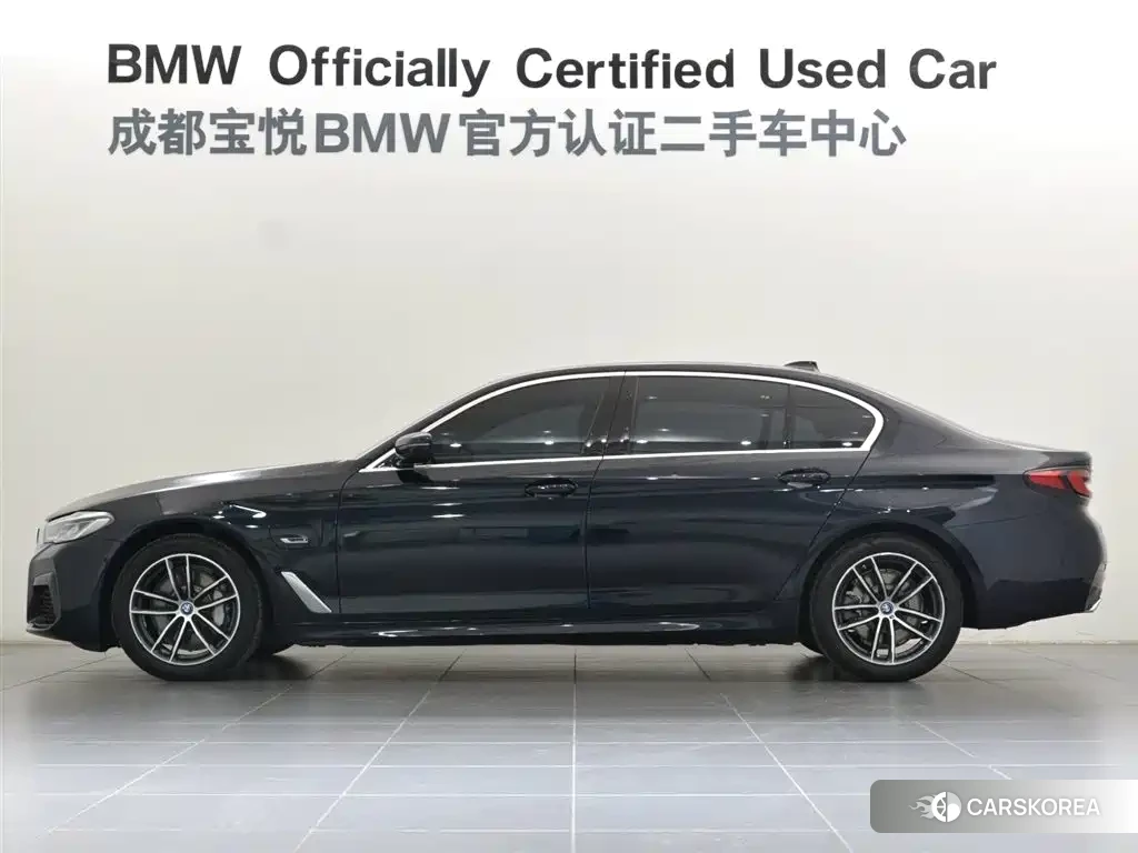 BMW 5 series 2023 Черный из Китая, фото 3