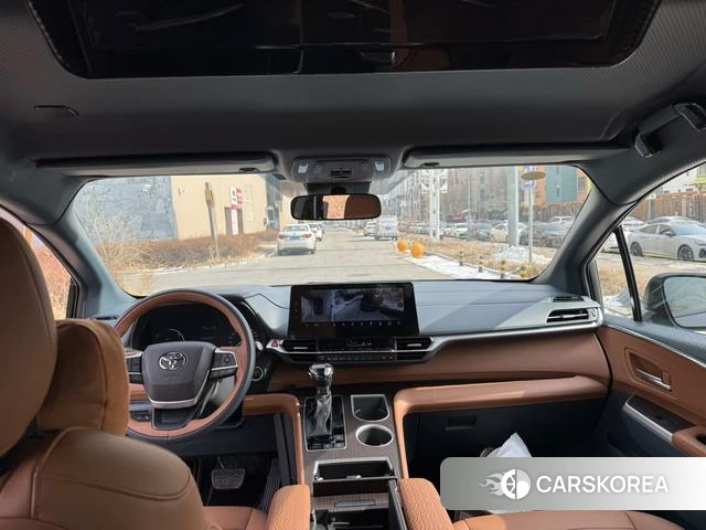 Toyota Granvia 2026 Черный из Китая, фото 3