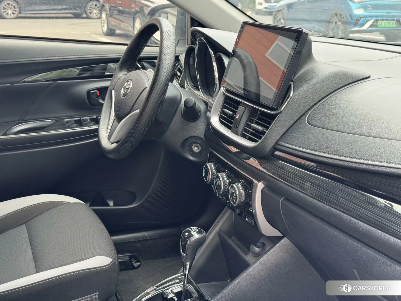Toyota Yaris L 2021 Белый из Китая, фото 3