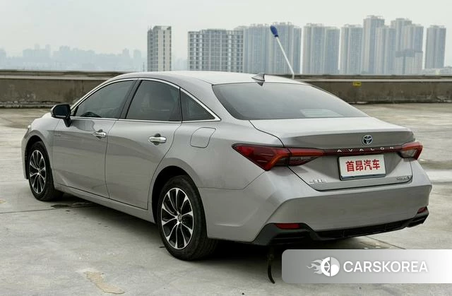 Toyota Avalon 2022 Серебристо-серый из Китая, фото 3