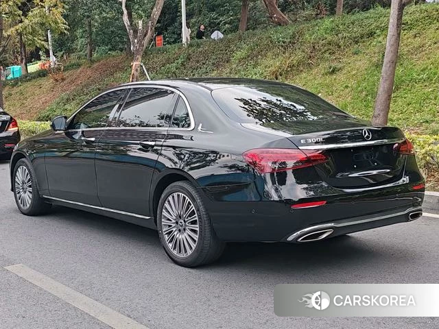 Mercedes-Benz E-Class 2023 Черный из Китая, фото 5