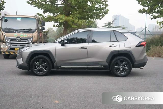 Toyota RAV4 2022 Шампань из Китая, фото 6