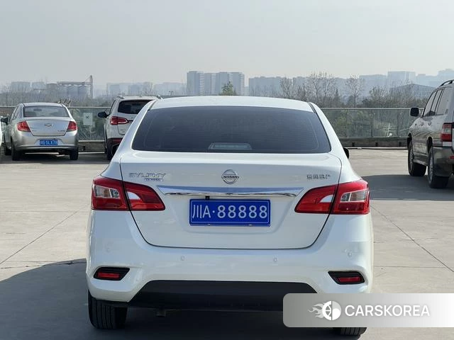 Nissan Sylphy 2024 Белый из Китая, фото 4