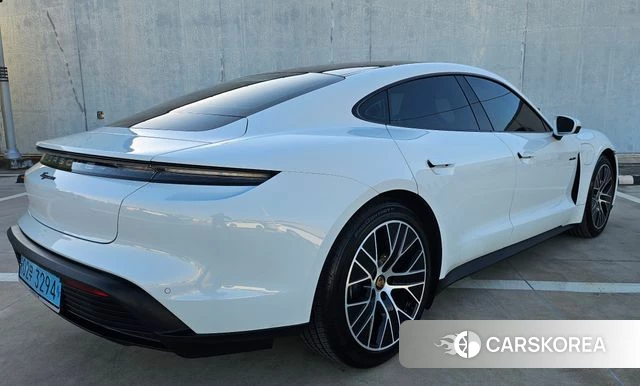 Porsche Taycan id 5026789 из Кореи 13