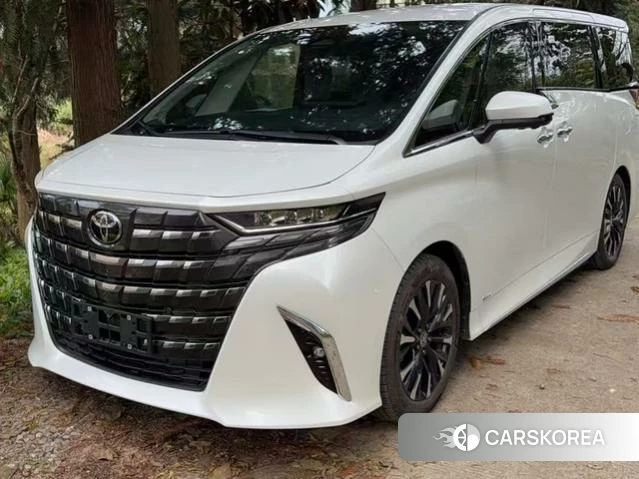 Toyota Alphard 2025 Белый из Китая, фото 3
