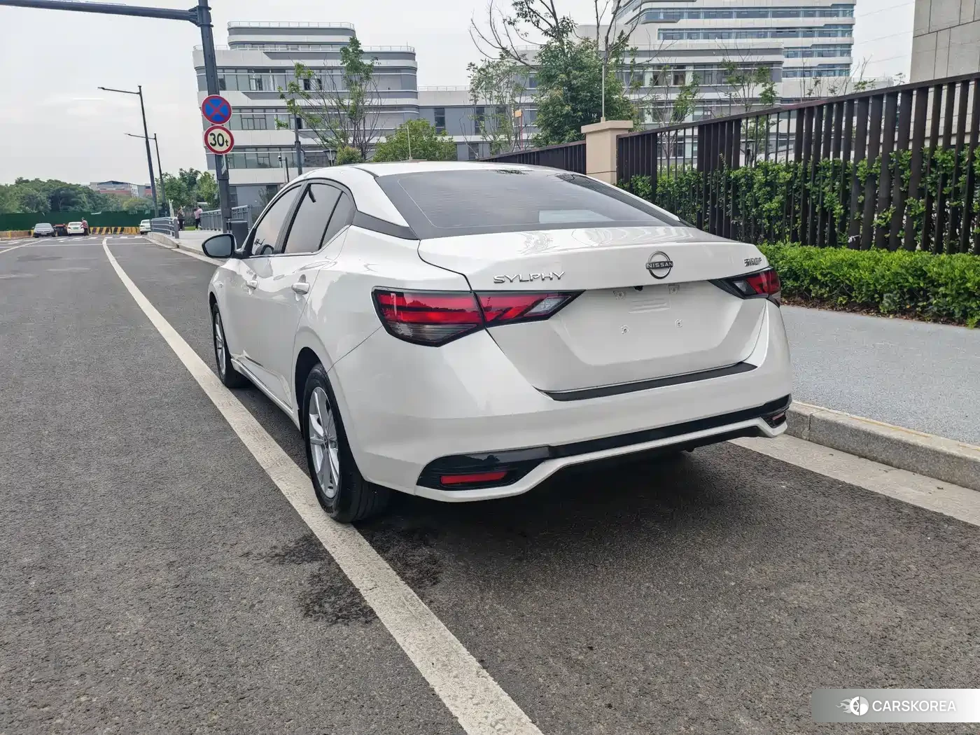 Nissan Sylphy 2026 Белый из Китая, фото 3