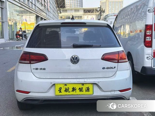 Volkswagen Golf 2021 Белый из Китая, фото 3