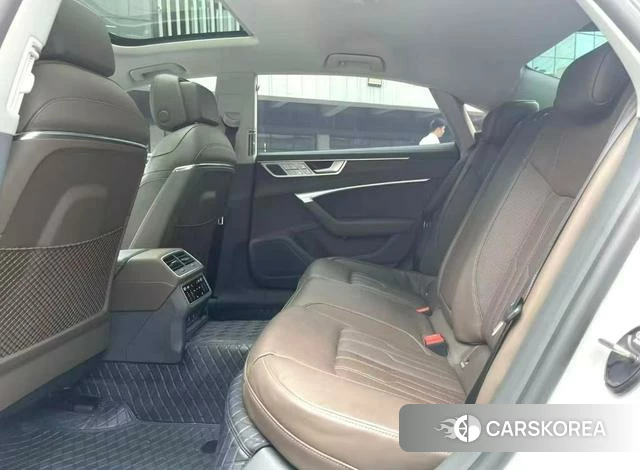 Audi A7L 2023 Белый из Китая, фото 3