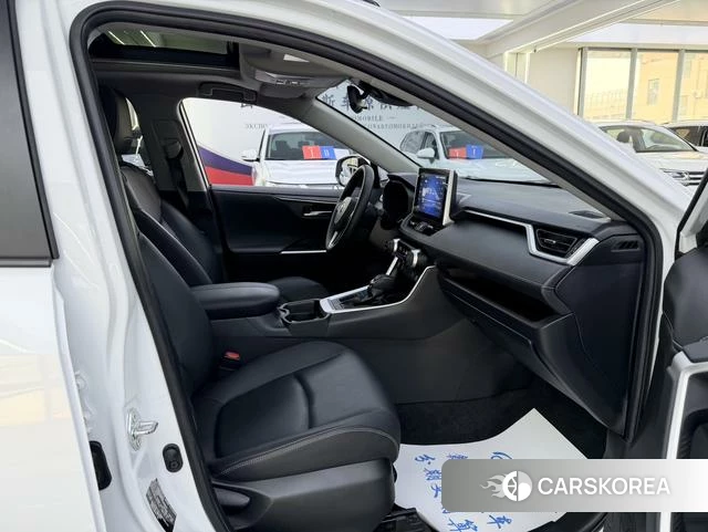 Toyota RAV4 2023 Белый из Китая, фото 5