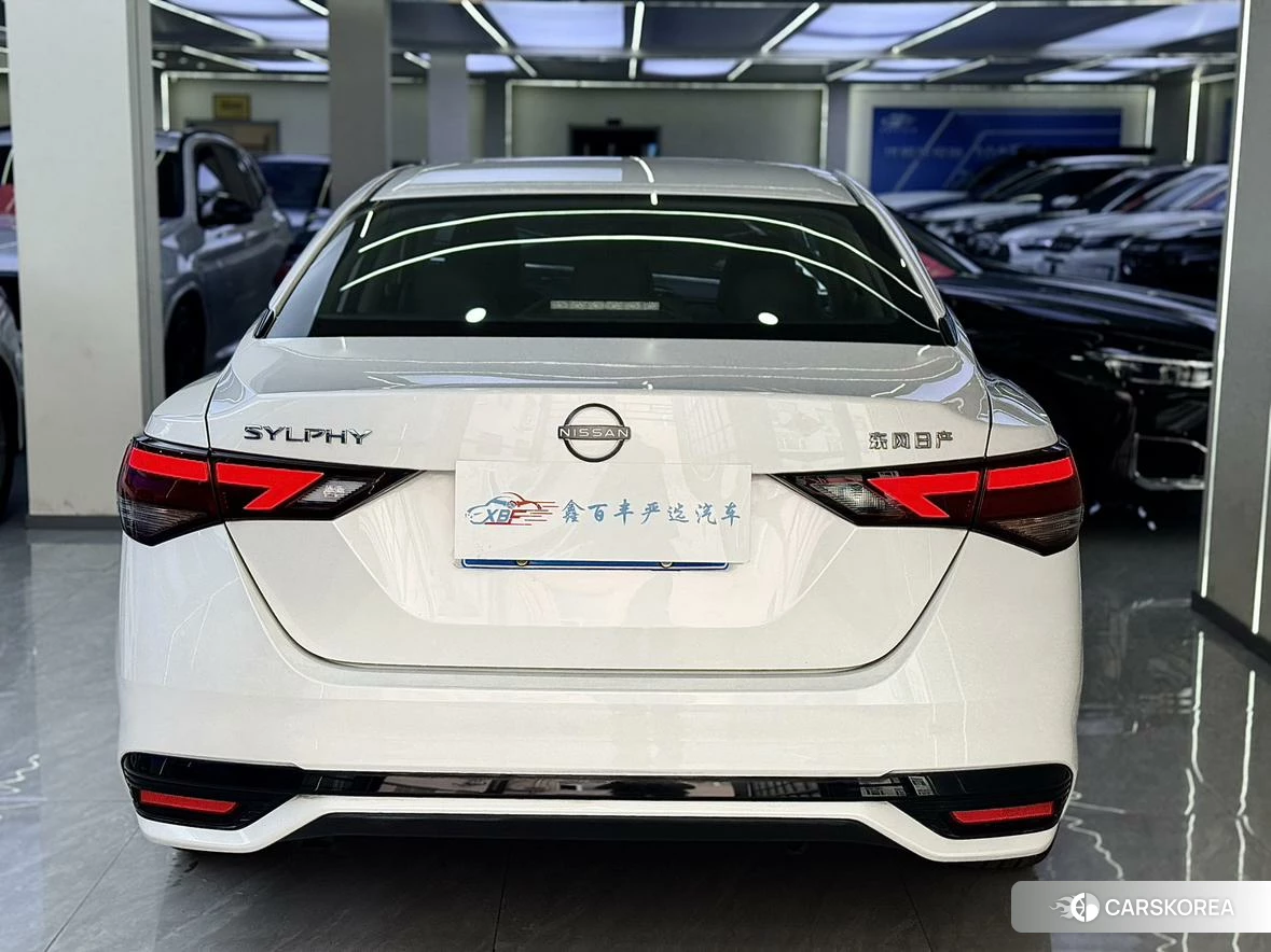 Nissan Sylphy 2023 Белый из Китая, фото 5