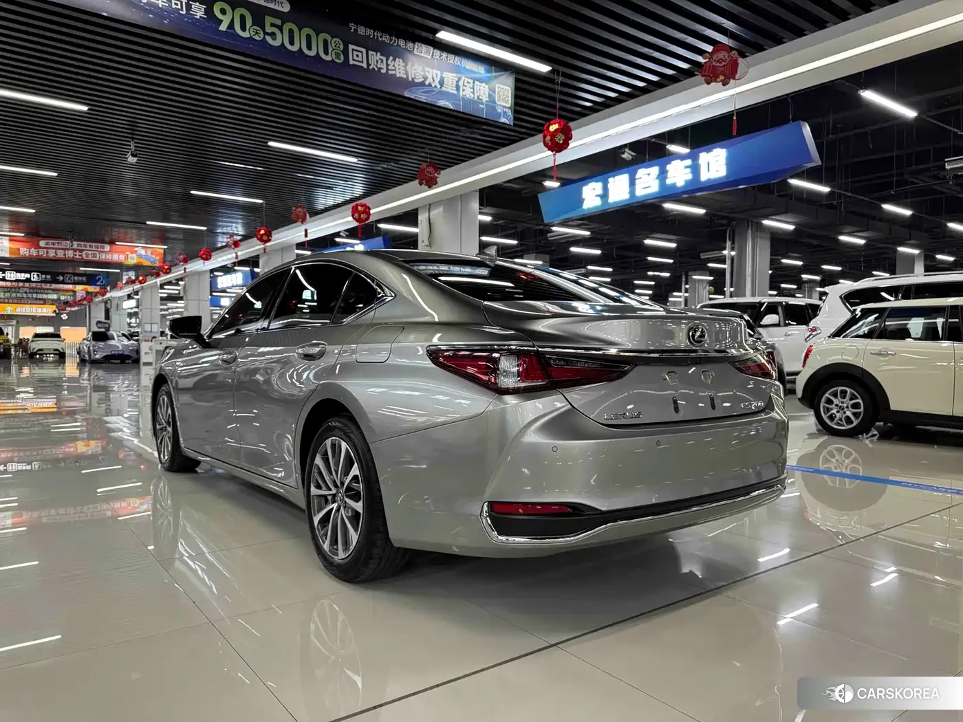 Lexus ES 2023 Champagne/brown из Китая, фото 3