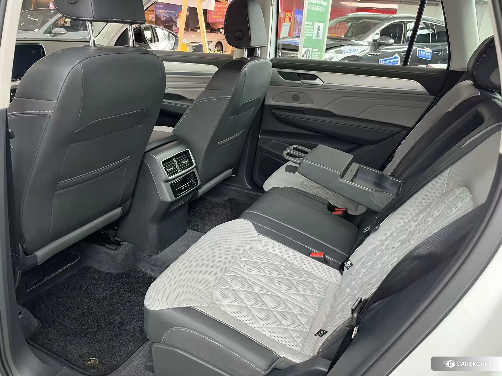 Volkswagen Tavendor 2022 Белый из Китая, фото 3