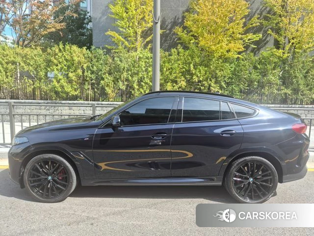 BMW X6 (G06) 2026 Черный из Кореи, фото 4