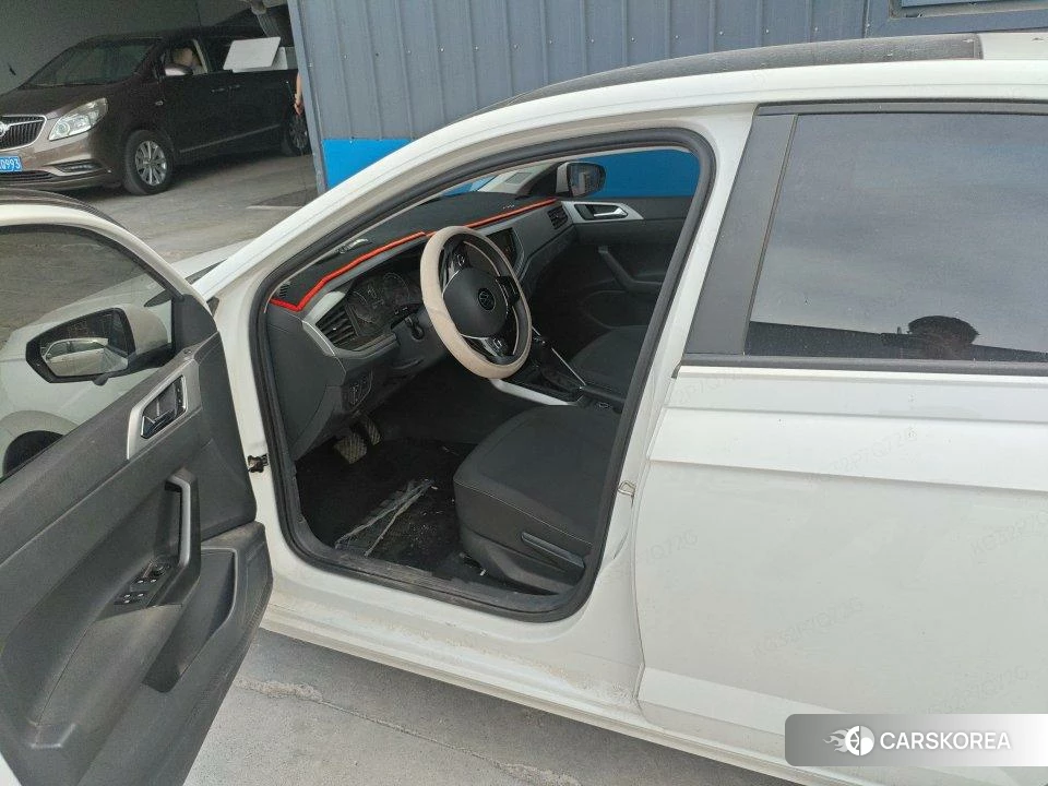 Volkswagen Polo 2021 Белый из Китая, фото 3
