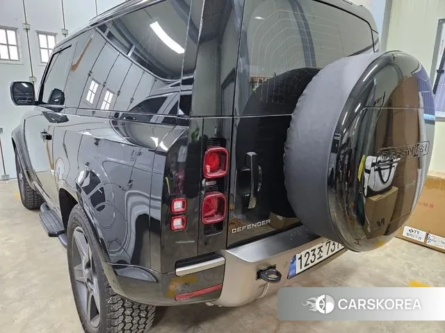 Land Rover Defender (L663) 2025 Черный из Кореи, фото 5