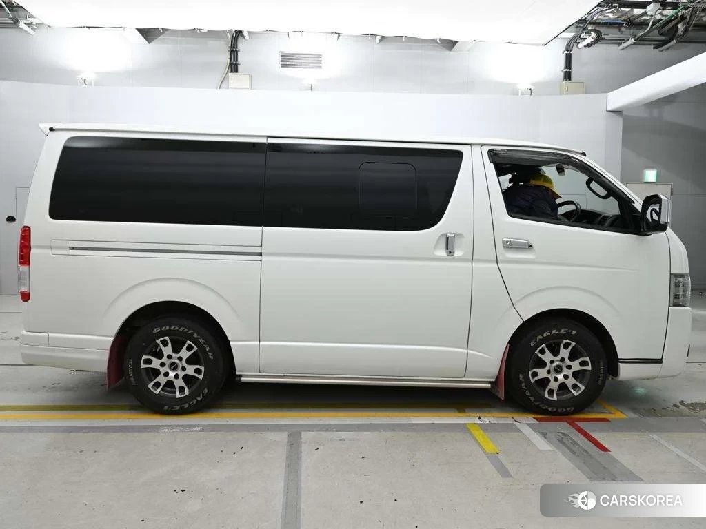 Toyota HiAce Van 2022 из Японии, фото 3