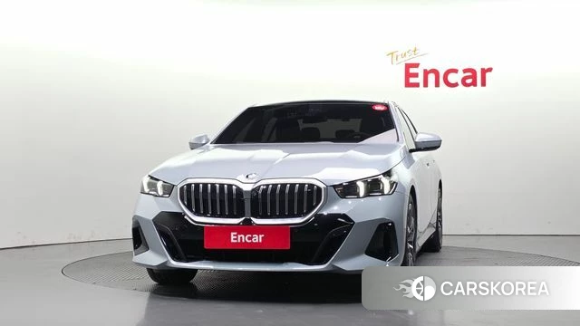 BMW 5 Series (G60) id 5026633 из Кореи 23