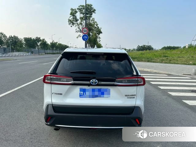 Toyota Wildlander 2023 Белый из Китая, фото 3