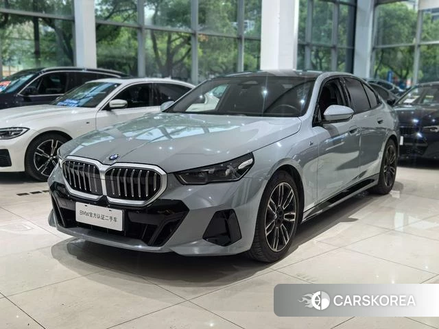 BMW 5 series 2024 Темно-серый из Китая, фото 3