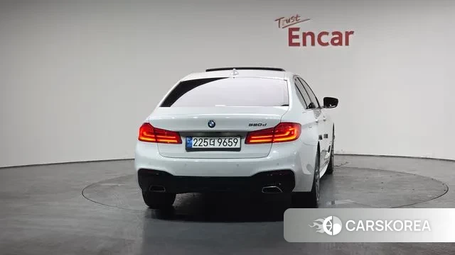 BMW 5 Series (G30) id 3608448 из Кореи 13