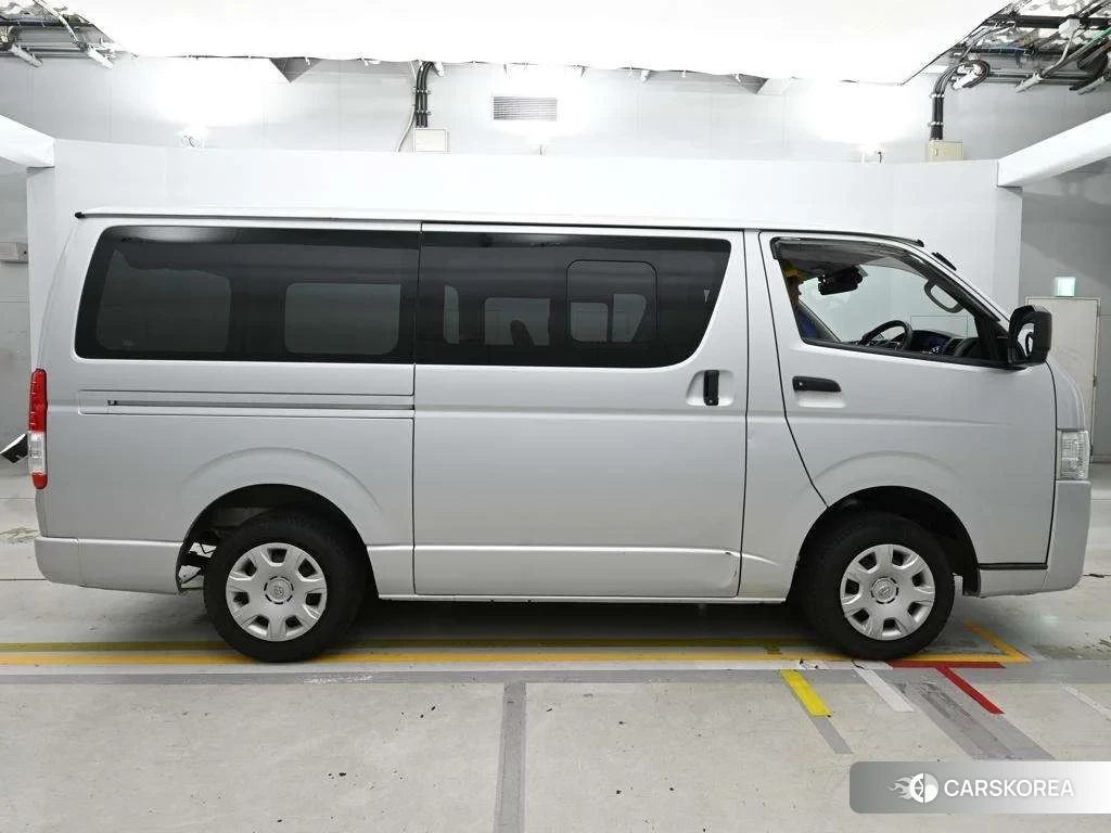 Toyota HiAce Van 2021 из Японии, фото 3