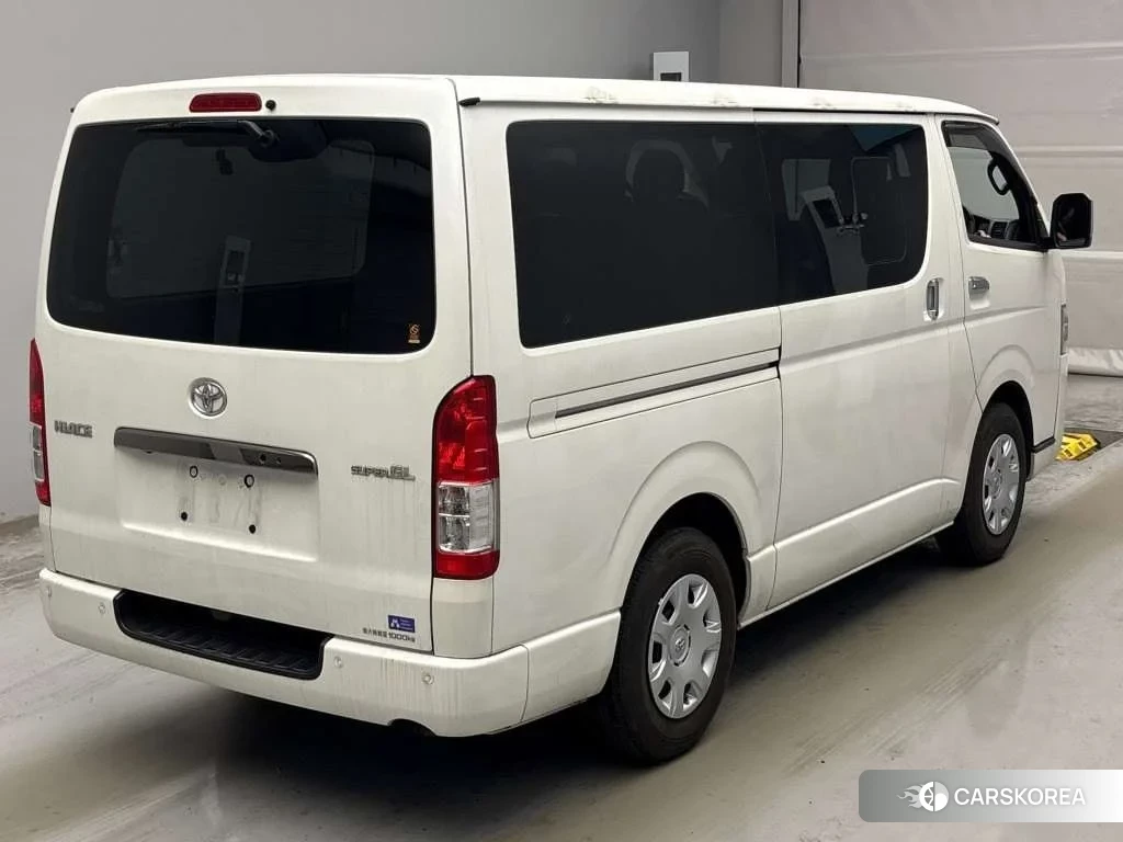 Toyota HiAce Van 2023 из Японии, фото 3