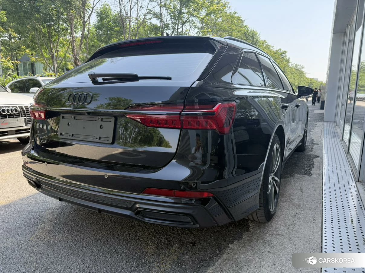 Audi A6 2021 Черный из Китая, фото 3