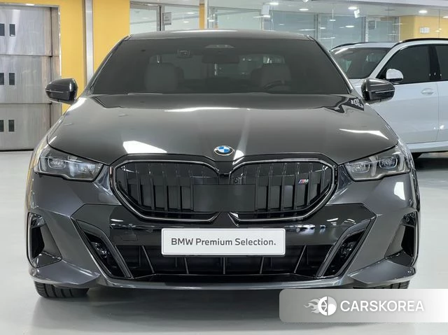 BMW 5 Series (G60) id 5045963 из Кореи 13