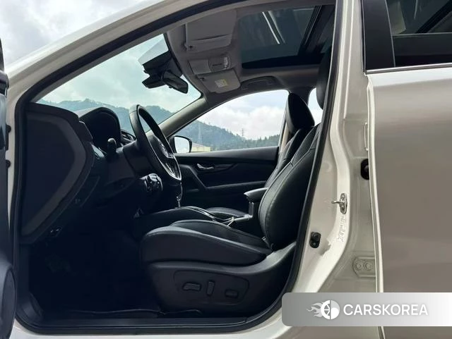 Nissan X-Trail 2023 Белый из Китая, фото 3
