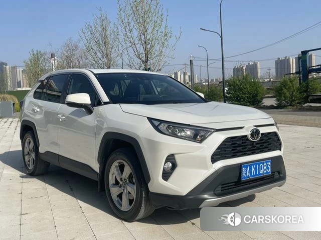 Toyota RAV4 2021 Белый из Китая, фото 3