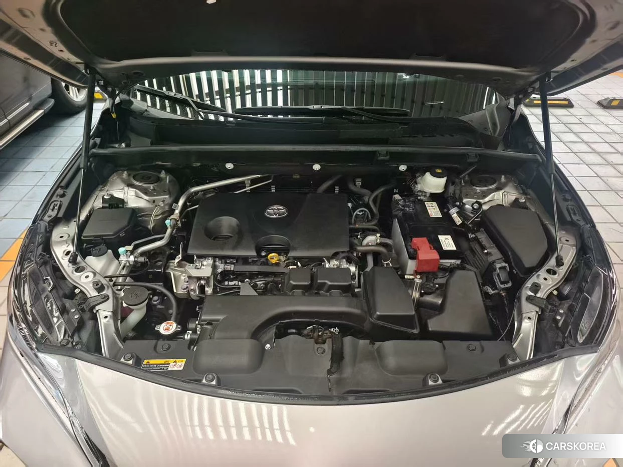 Toyota Venza 2024 Серебристо-серый из Китая, фото 3