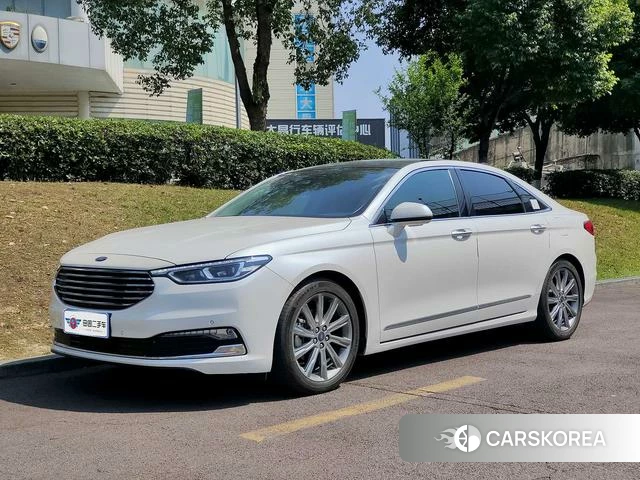 Ford Taurus 2021 Белый из Китая, фото 4